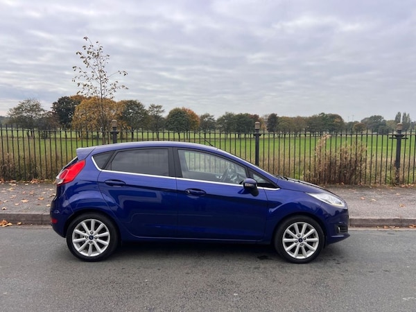 Used Ford Fiesta 2015 for sale - 76309395: Photo 5