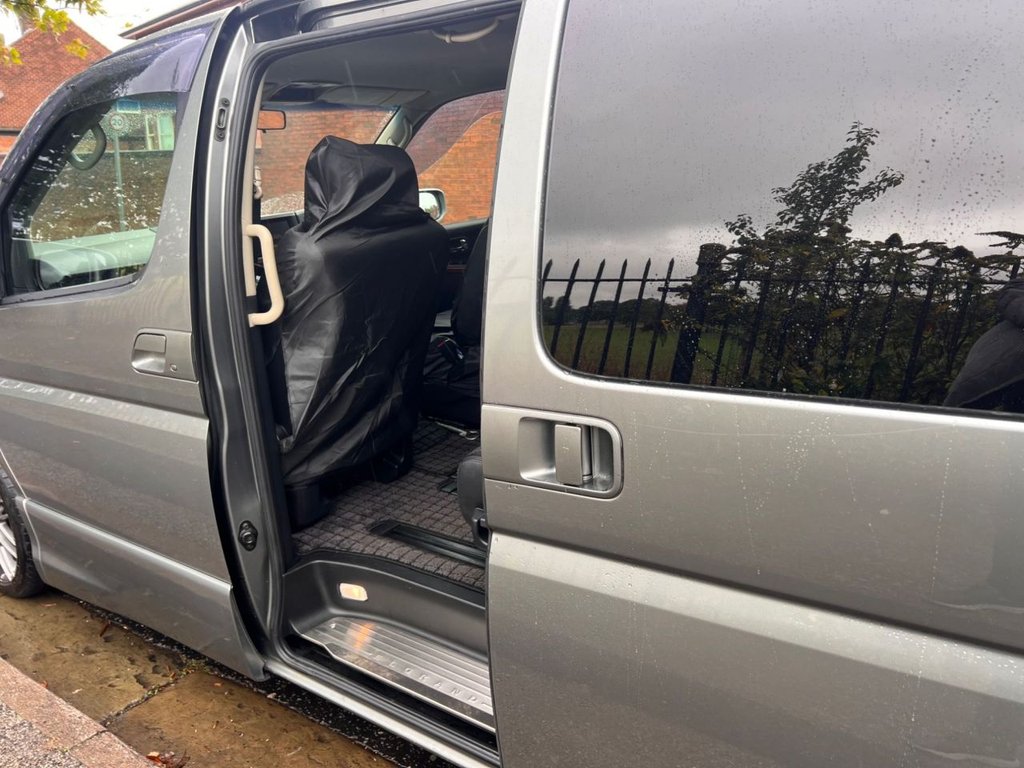 Used Nissan Elgrand 2005 for sale - 76023670: Photo 14