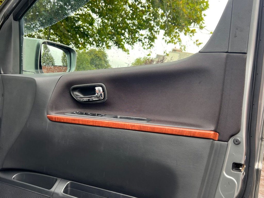 Used Nissan Elgrand 2005 for sale - 76023670: Photo 26