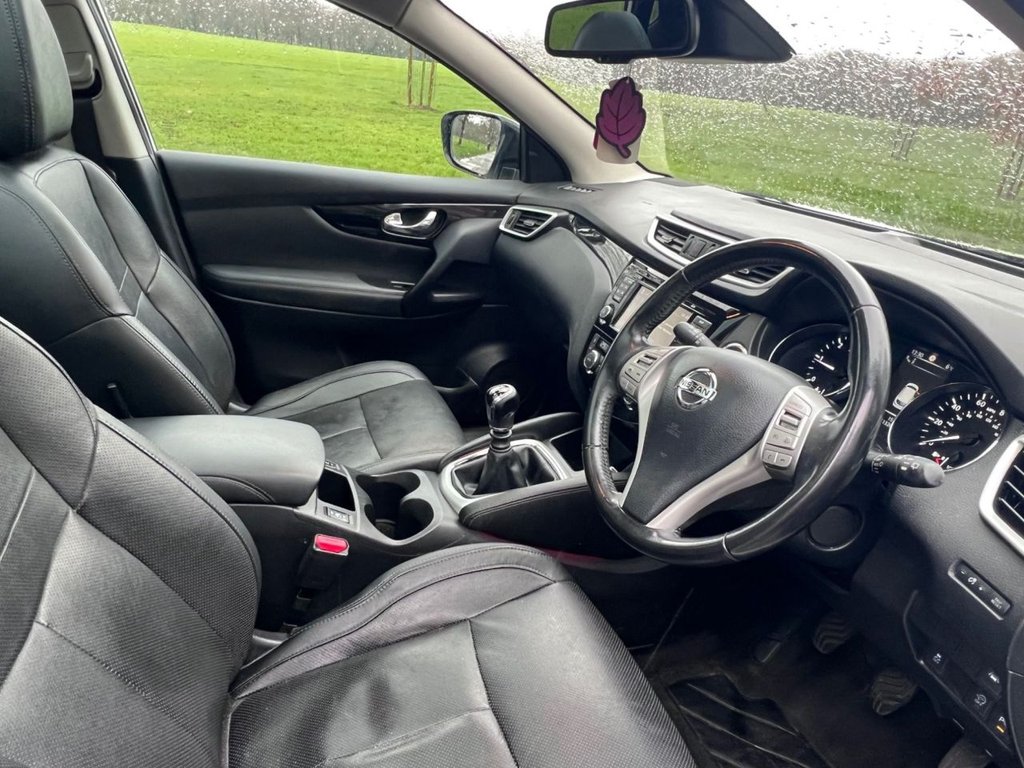 Used Nissan Qashqai 2016 for sale - 77463763: Photo 2