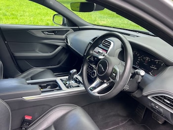 Used Jaguar XE 2020 for sale - 78543575: Photo