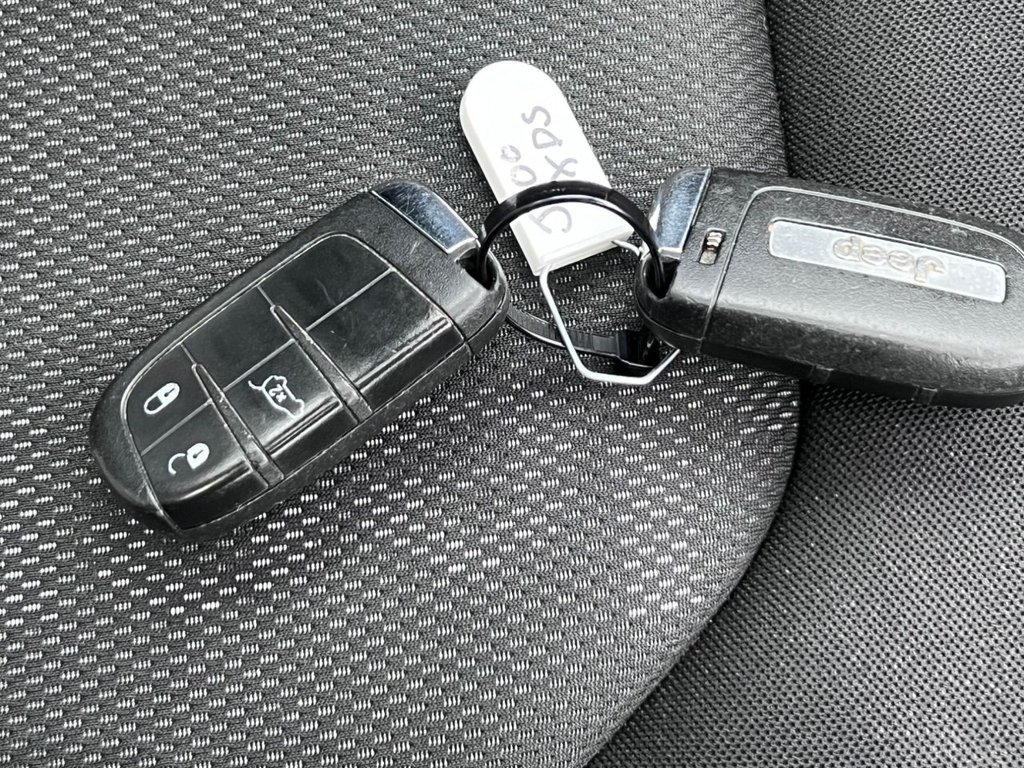 Used Jeep Renegade 2015 for sale - 77697861: Photo 30