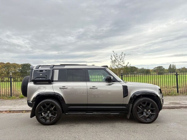 Used Land Rover Defender 2021 for sale - 74638526: Photo 3