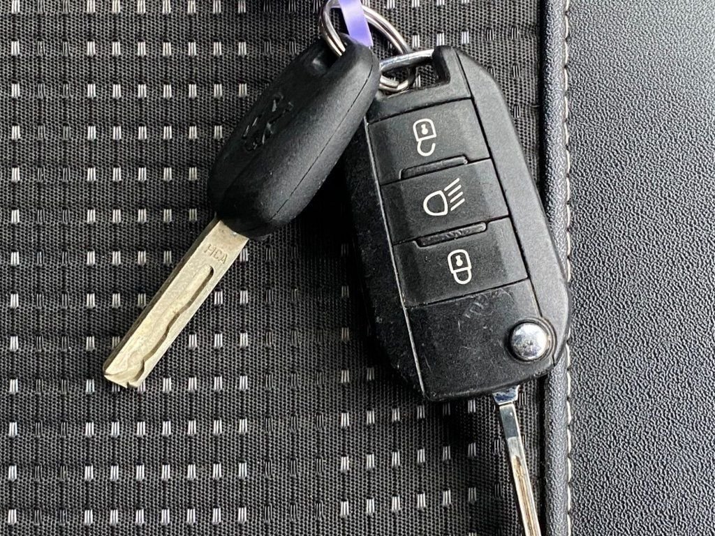 Used Peugeot 2008 2014 for sale - 76654598: Photo 22