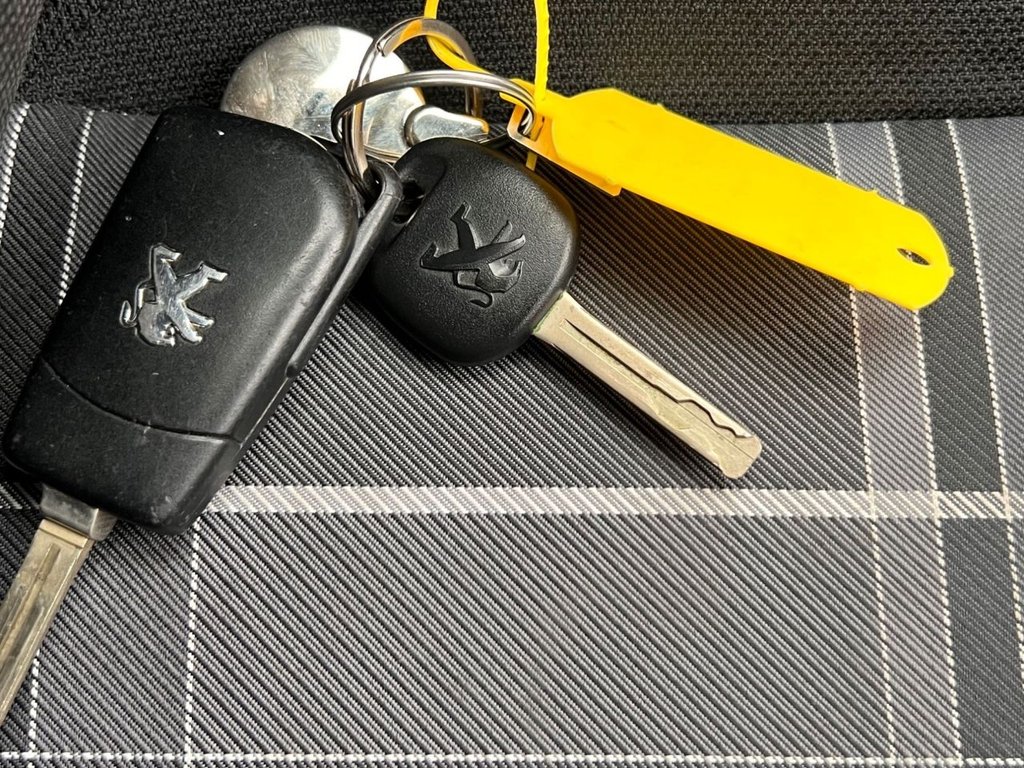 Used Peugeot 108 2017 for sale - 76496146: Photo 23