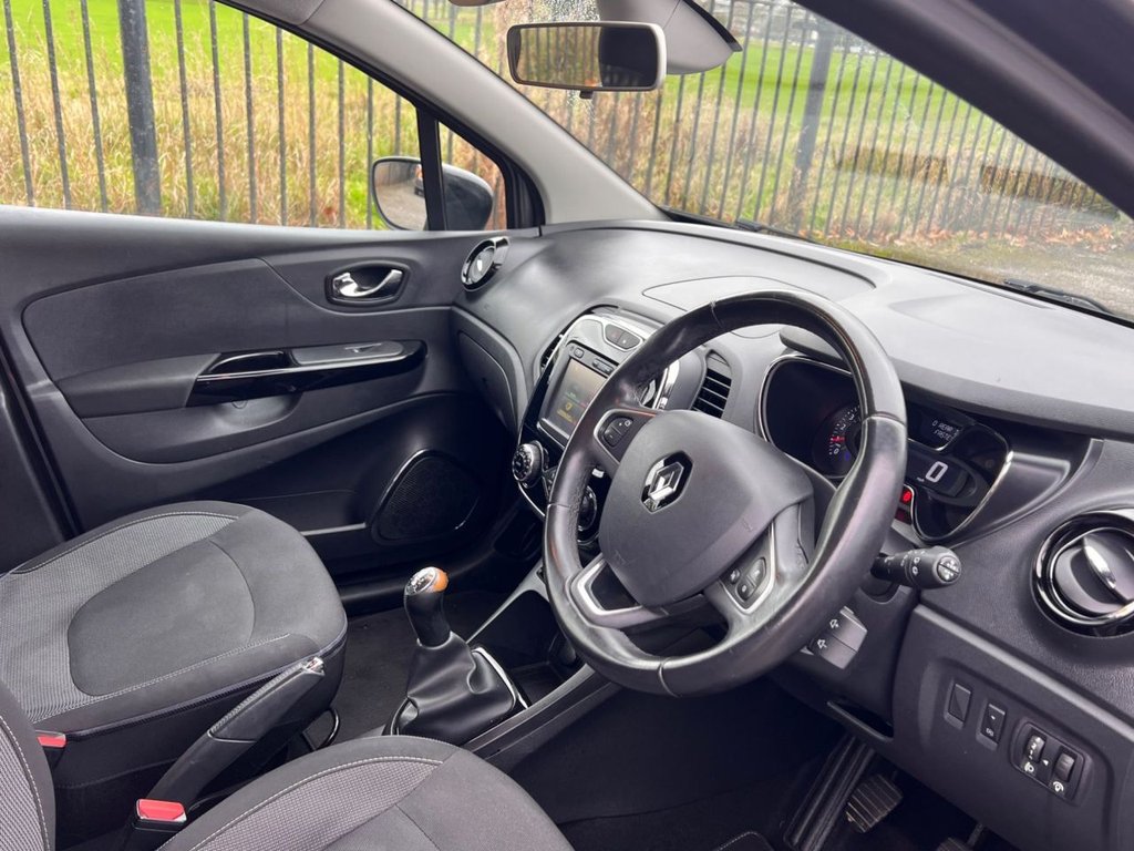 Used Renault Captur 2016 for sale - 76380037: Photo 2