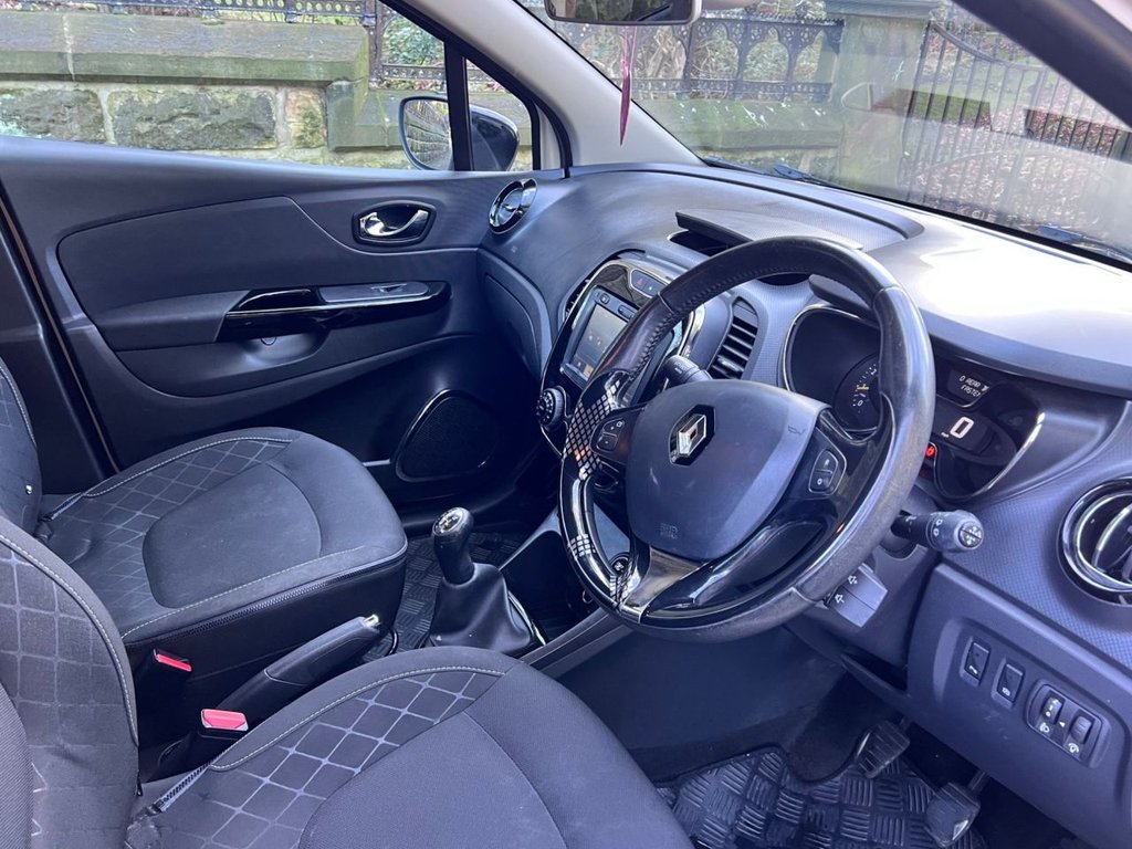 Used Renault Captur 2015 for sale - 77399875: Photo 2