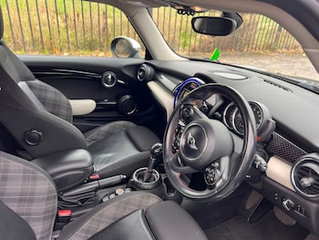 Used MINI Hatch 2015 for sale - 76309389: Photo 2