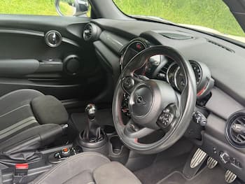 Used MINI Hatch 2019 for sale - 79628838: Photo