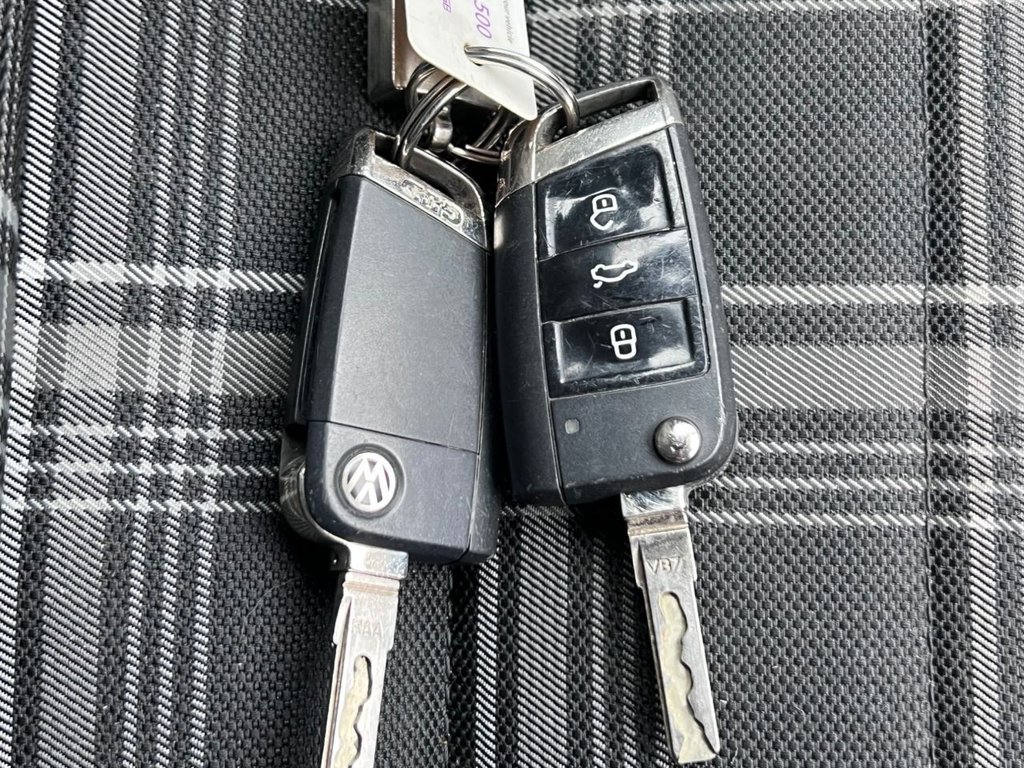 Used Volkswagen Golf 2017 for sale - 77547460: Photo 28