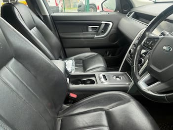 Used Land Rover Discovery Sport 2017 for sale - 79777556: Photo