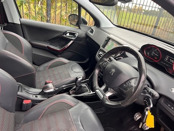 Used Peugeot 2008 2016 for sale - 76105460: Photo 2
