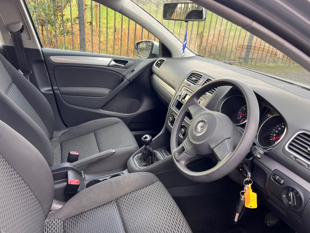 Used Volkswagen Golf 2011 for sale - 76670669: Photo 2