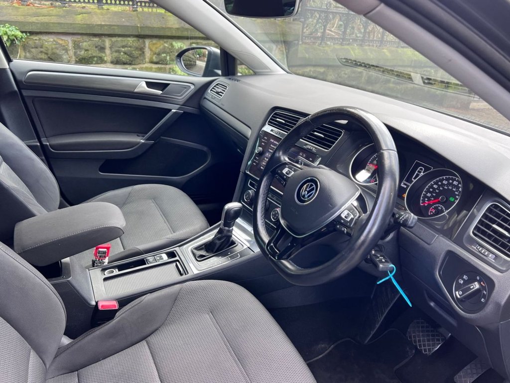 Used Volkswagen Golf 2019 for sale - 77558073: Photo 2