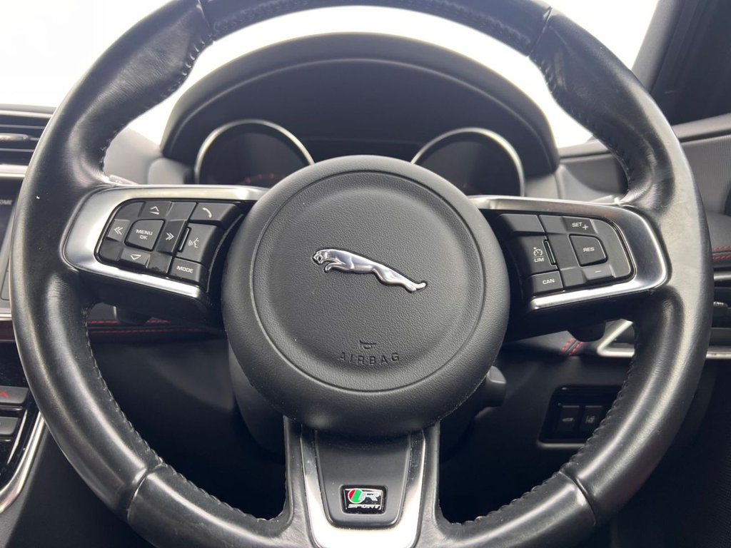 Used Jaguar XE 2015 for sale - 77249912: Photo 25