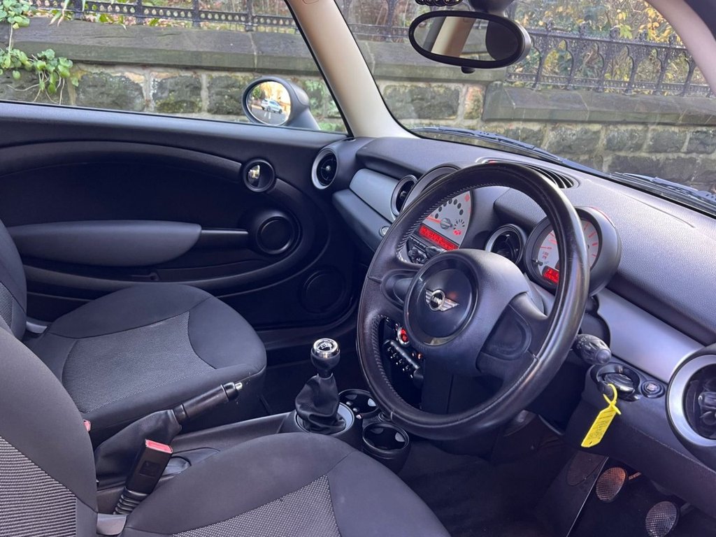 Used MINI Hatch 2010 for sale - 76642097: Photo 2