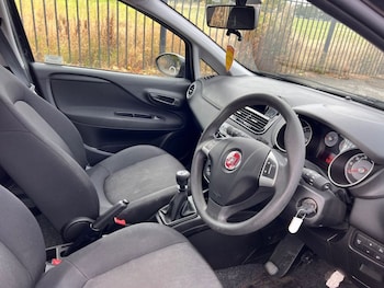 Used Fiat Punto 2016 for sale - 75911200: Photo
