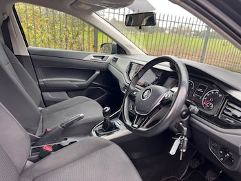 Used Volkswagen Polo 2019 for sale - 76173316: Photo 2