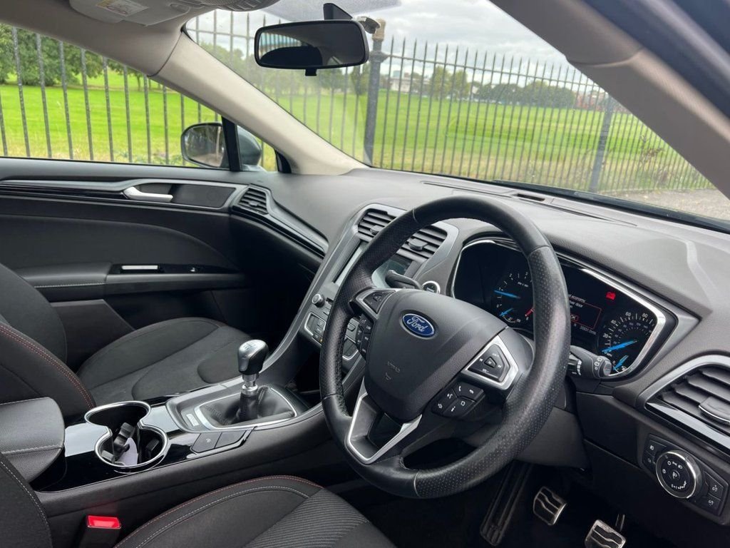 Used Ford Mondeo 2017 for sale - 76558788: Photo 2