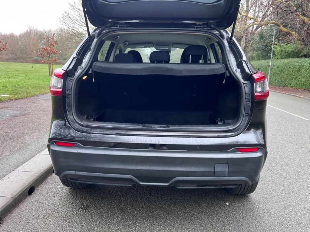 Used Nissan Qashqai 2018 for sale - 77250623: Photo 13