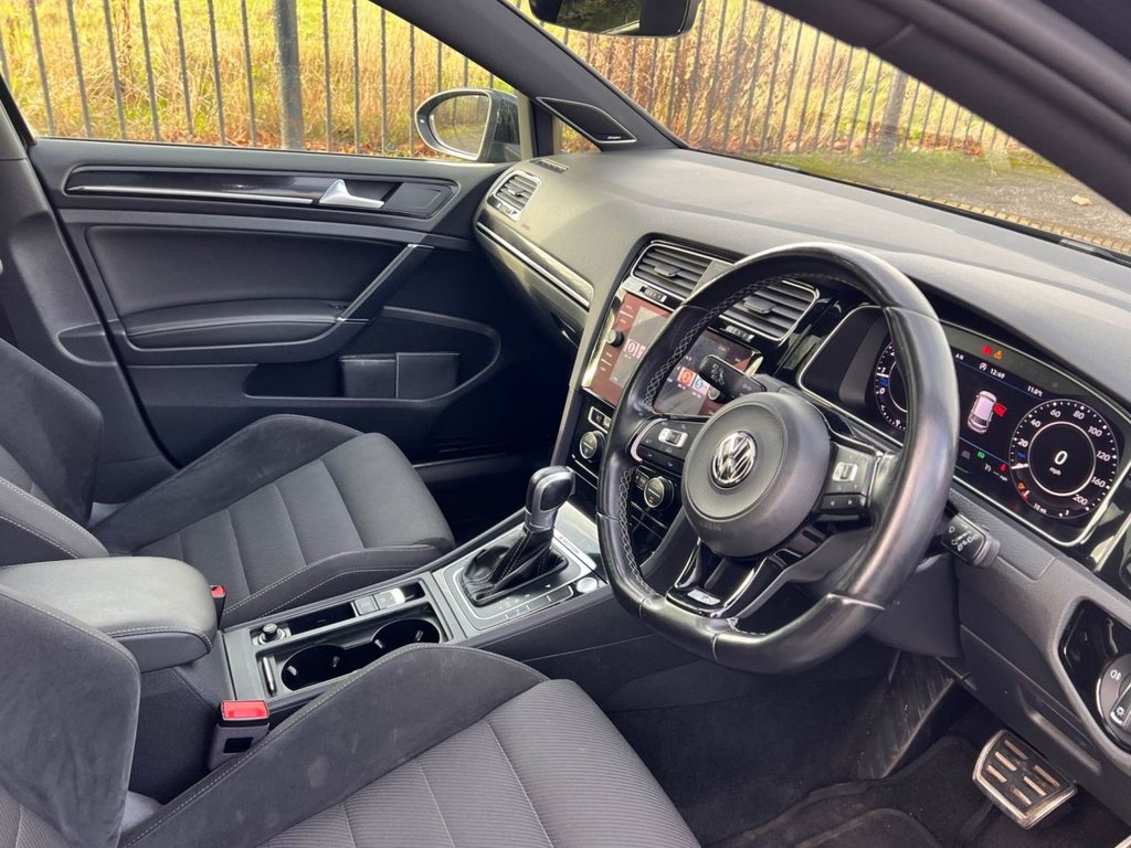 Used Volkswagen Golf 2017 for sale - 76883165: Photo 2