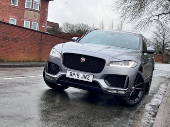 Used Jaguar F-Pace 2019 for sale - 77477618: Photo