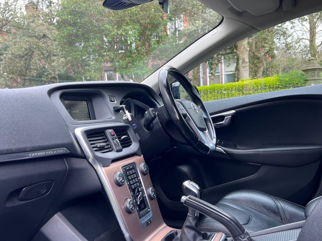 Used Volvo V40 2015 for sale - 78002449: Photo 14