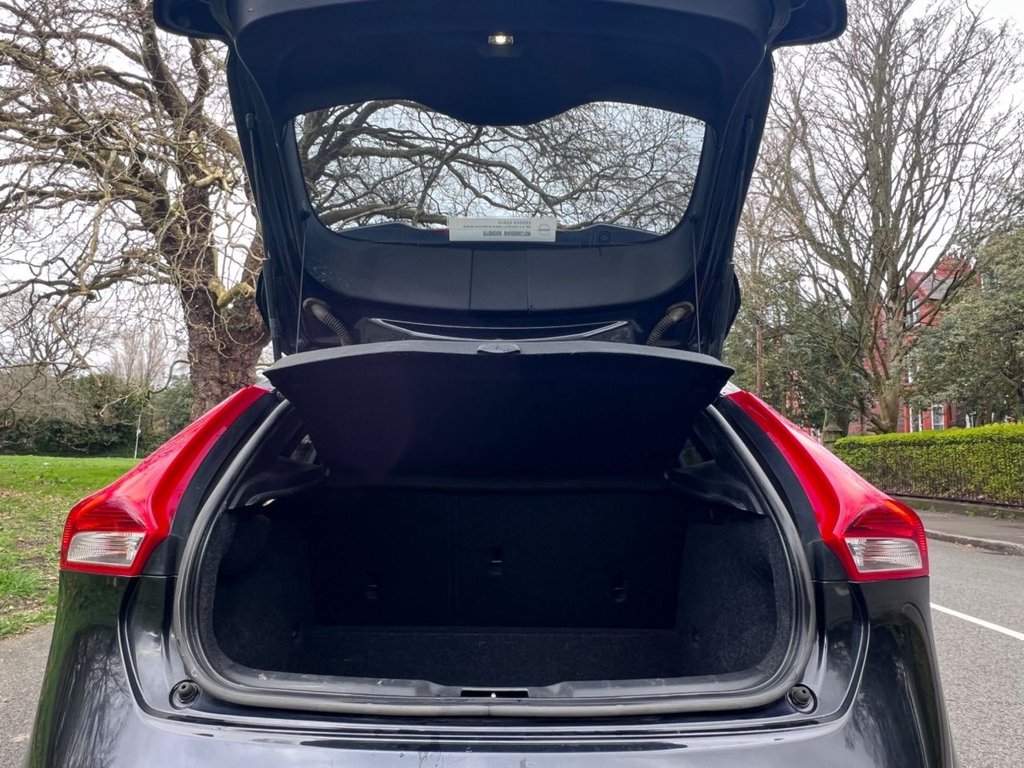 Used Volvo V40 2015 for sale - 78002449: Photo 15