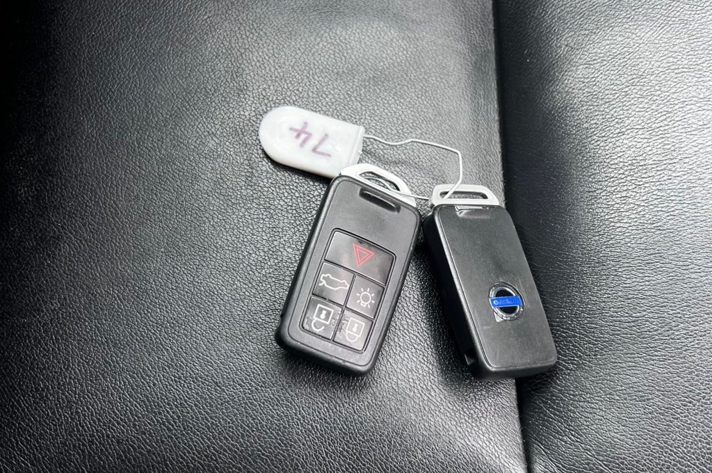 Used Volvo V40 2015 for sale - 78002449: Photo 23