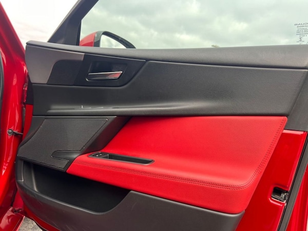 Used Jaguar XE 2015 for sale - 76312985: Photo 22