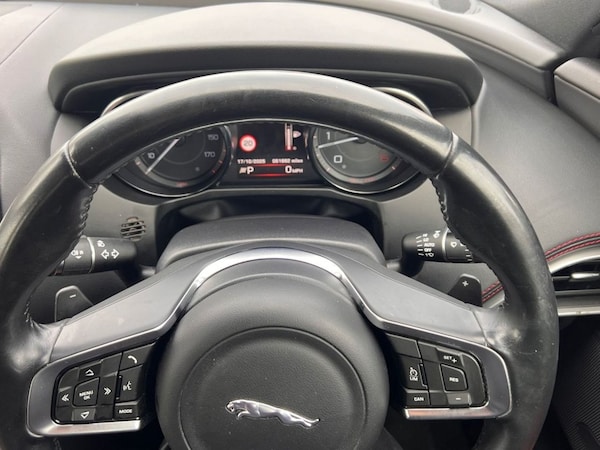 Used Jaguar XE 2015 for sale - 76312985: Photo 23