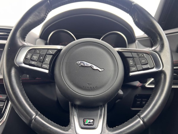 Used Jaguar XE 2015 for sale - 76312985: Photo 25