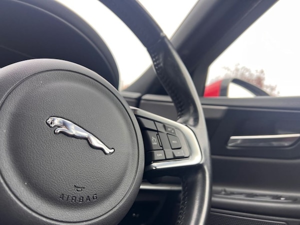 Used Jaguar XE 2015 for sale - 76312985: Photo 27