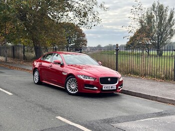Used Jaguar XE 2015 for sale - 76312985: Photo 4
