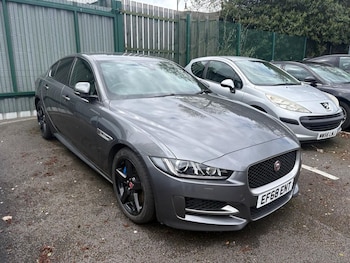 Used Jaguar XE 2018 for sale - 78271420: Photo