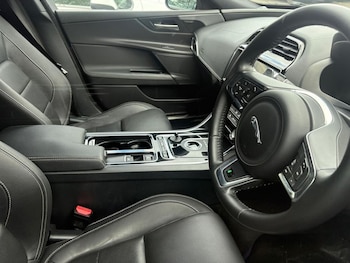 Used Jaguar XE 2018 for sale - 78271420: Photo