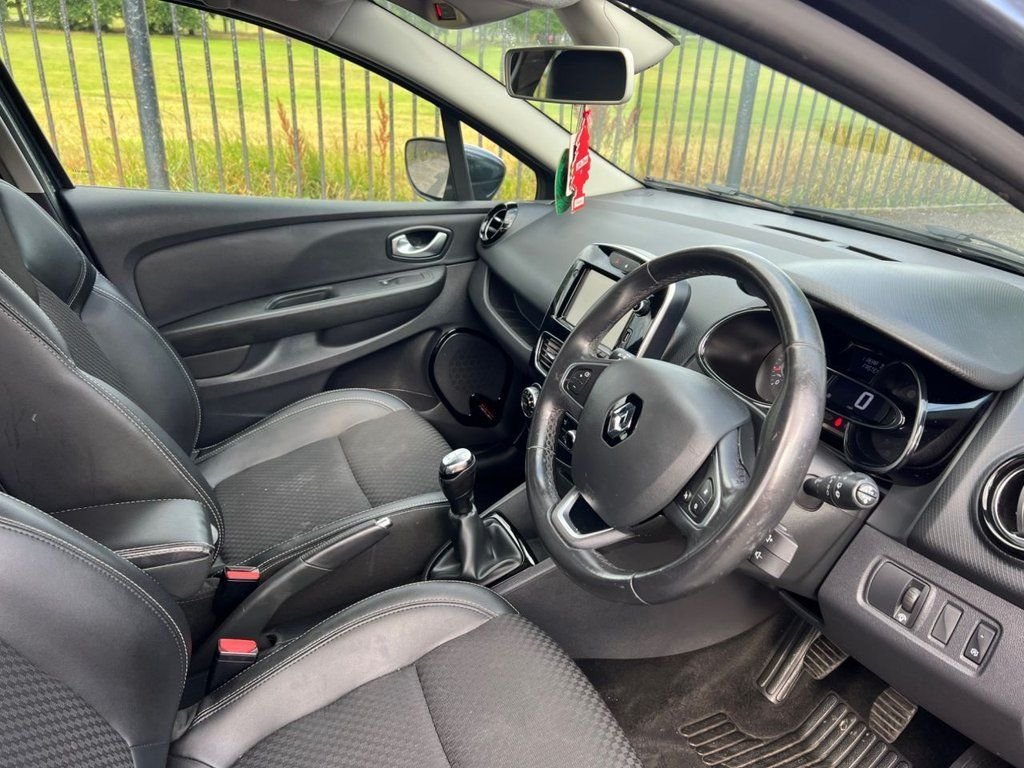 Used Renault Clio 2017 for sale - 76333968: Photo 2