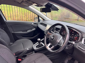 Used Renault Clio 2020 for sale - 76840827: Photo