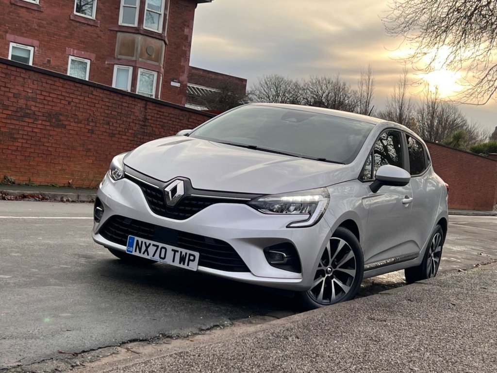 Used Renault Clio 2020 for sale - 76840827: Photo 3