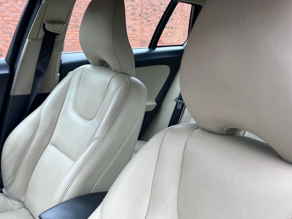 Used Volvo V60 2015 for sale - 78096555: Photo 11