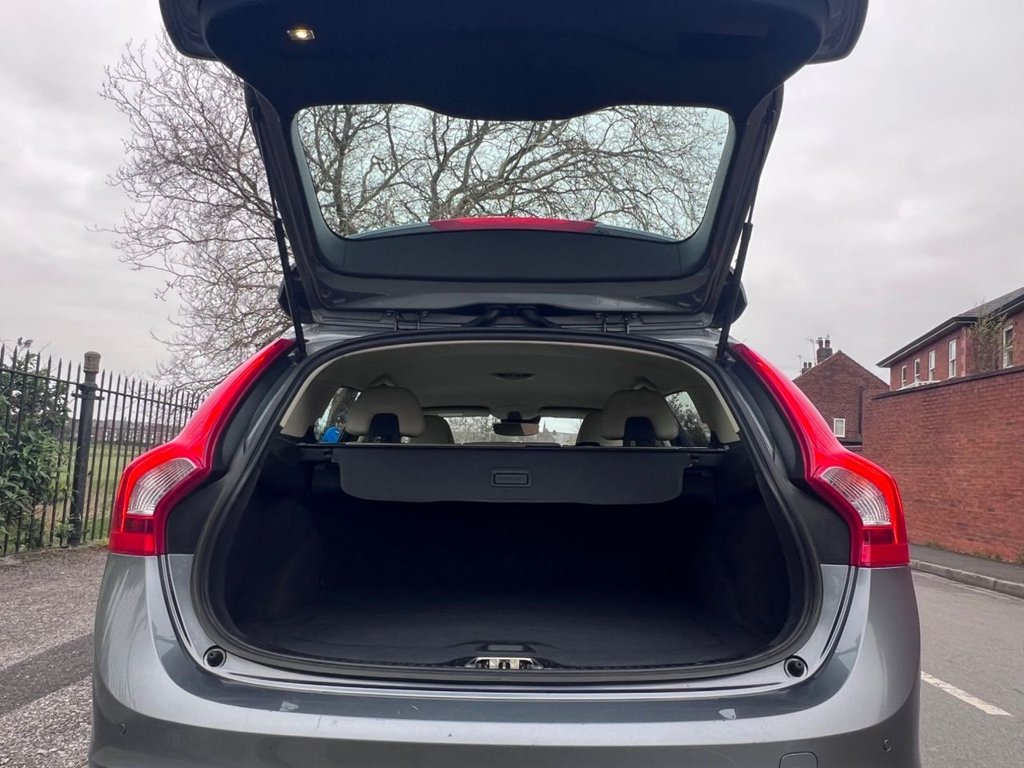 Used Volvo V60 2015 for sale - 78096555: Photo 13