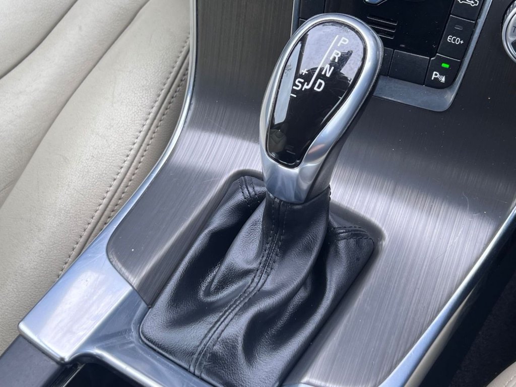 Used Volvo V60 2015 for sale - 78096555: Photo 17