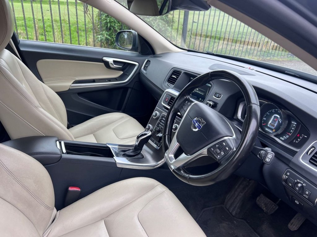 Used Volvo V60 2015 for sale - 78096555: Photo 2