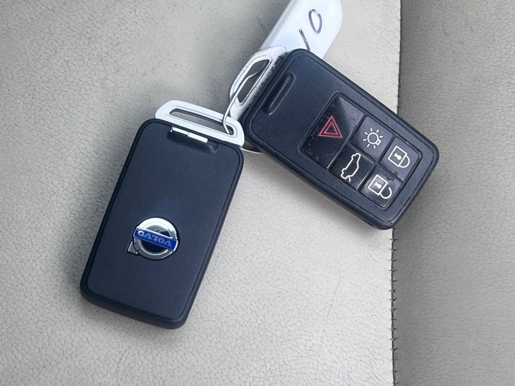 Used Volvo V60 2015 for sale - 78096555: Photo 24