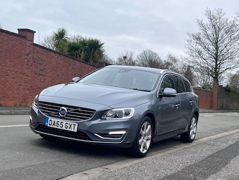 Used Volvo V60 2015 for sale - 78096555: Photo