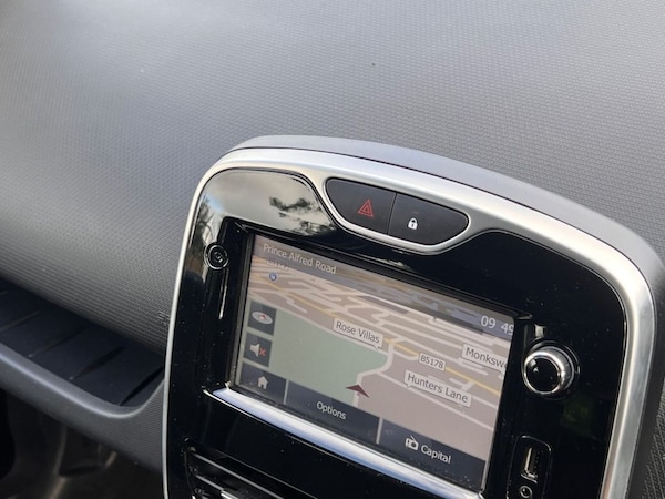 Used Renault Clio 2015 for sale - 75548820: Photo 15