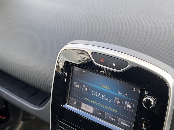 Used Renault Clio 2015 for sale - 75548820: Photo 16