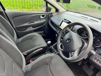 Used Renault Clio 2015 for sale - 75548820: Photo