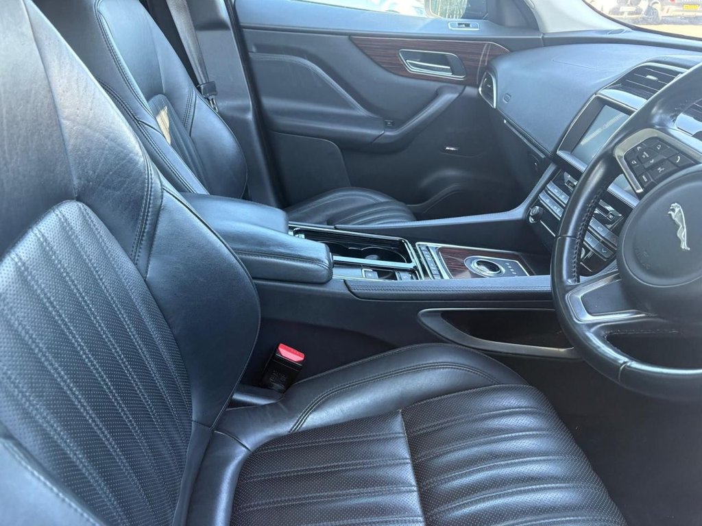 Used Jaguar F-Pace 2018 for sale - 77748055: Photo 2