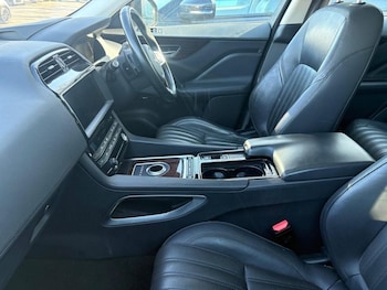 Used Jaguar F-Pace 2018 for sale - 77748055: Photo